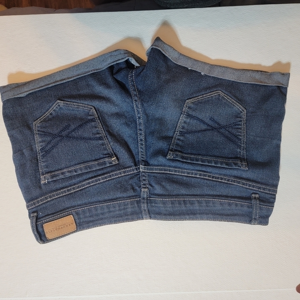 Aeropostale designed in NYC MIDI size 6 shorts - Picture 2 of 7